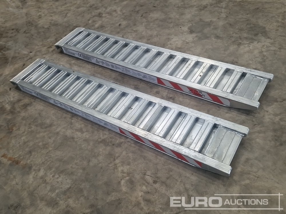 Unused 1800mm x 310mm x 82mm Aluminium Loading Ramps - معدات الورشة: صورة 4 Unused 1800mm x 310mm x 82mm Aluminium Loading Ramps - معدات الورشة: صورة 4