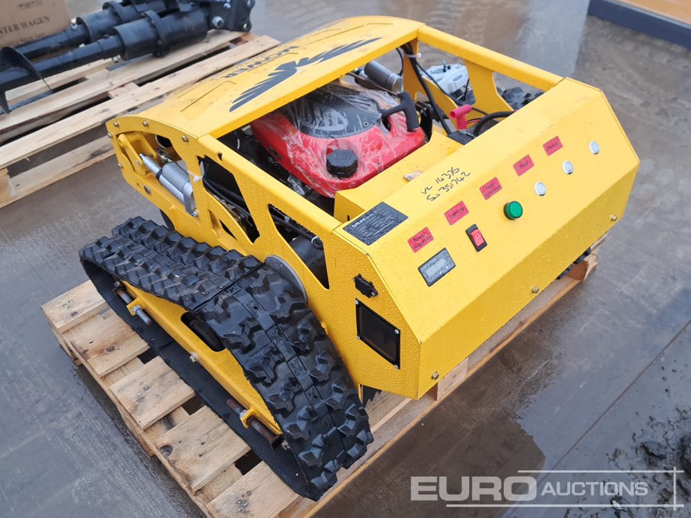 Unused 2025 Salini RC-900 Radio Controlled Tracked Lawnmower (Controls in Office) - جزازة عشب الحدائق: صورة 3 Unused 2025 Salini RC-900 Radio Controlled Tracked Lawnmower (Controls in Office) - جزازة عشب الحدائق: صورة 3
