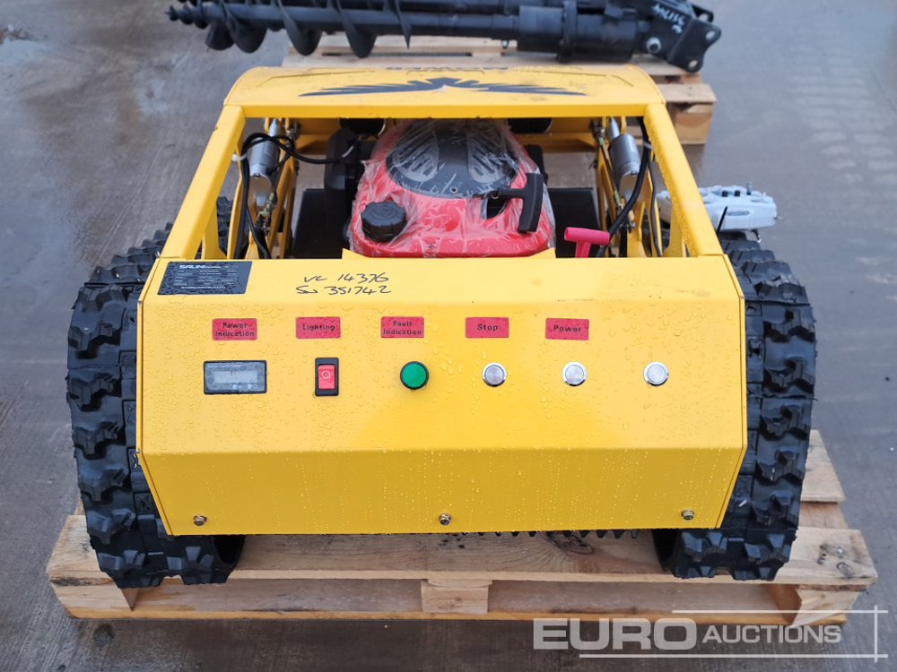 Unused 2025 Salini RC-900 Radio Controlled Tracked Lawnmower (Controls in Office) - جزازة عشب الحدائق: صورة 4 Unused 2025 Salini RC-900 Radio Controlled Tracked Lawnmower (Controls in Office) - جزازة عشب الحدائق: صورة 4
