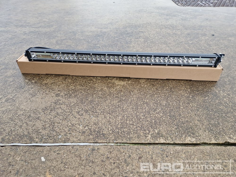 Unused 25" 240W Combo Beam LED Light Bar, Mounting Brackets, IP68 Waterproof - معدات الورشة: صورة 5 Unused 25" 240W Combo Beam LED Light Bar, Mounting Brackets, IP68 Waterproof - معدات الورشة: صورة 5