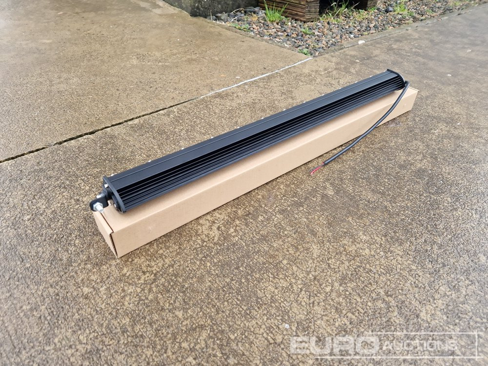 Unused 25" 240W Combo Beam LED Light Bar, Mounting Brackets, IP68 Waterproof - معدات الورشة: صورة 2 Unused 25" 240W Combo Beam LED Light Bar, Mounting Brackets, IP68 Waterproof - معدات الورشة: صورة 2
