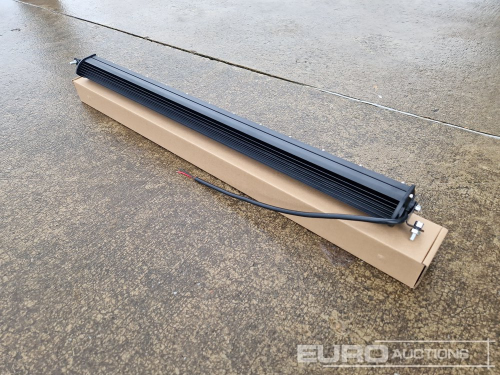 Unused 25" 240W Combo Beam LED Light Bar, Mounting Brackets, IP68 Waterproof - معدات الورشة: صورة 3 Unused 25" 240W Combo Beam LED Light Bar, Mounting Brackets, IP68 Waterproof - معدات الورشة: صورة 3