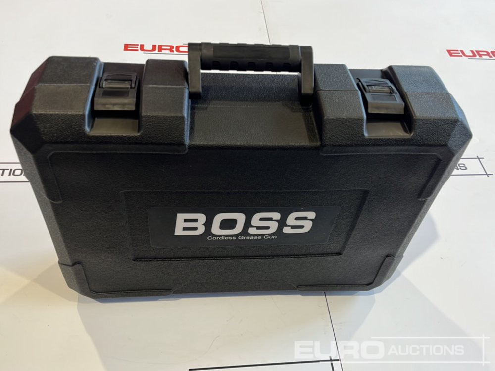 معدات الانشاءات Unused Boss 21 Volt Lithium Battery Cordless Grease Gun, 2 Batteries, Charger, Case, Shoulder Strap, Extension Pieces and Fittings: صورة 14 معدات الانشاءات Unused Boss 21 Volt Lithium Battery Cordless Grease Gun, 2 Batteries, Charger, Case, Shoulder Strap, Extension Pieces and Fittings: صورة 14