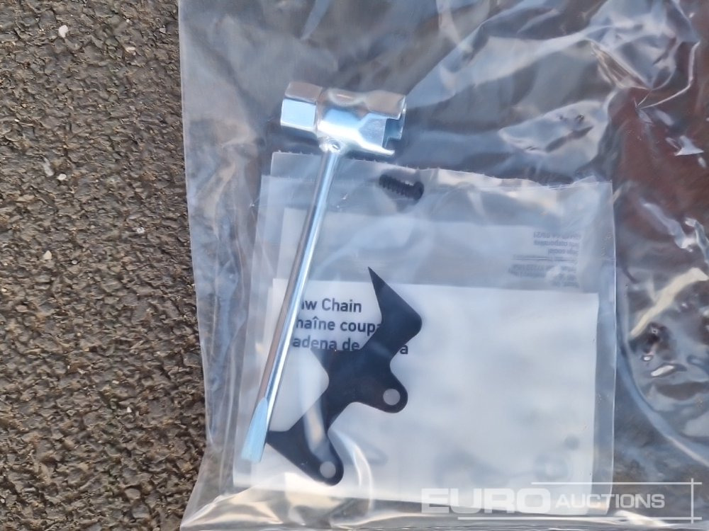 معدات الورشة Unused Husqvarna 120 Mark II 14" Petrol Chain Saw: صورة 12