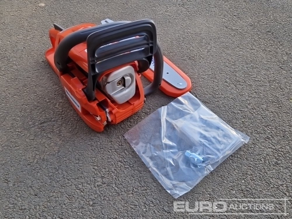 معدات الورشة Unused Husqvarna 120 Mark II 14" Petrol Chain Saw: صورة 8
