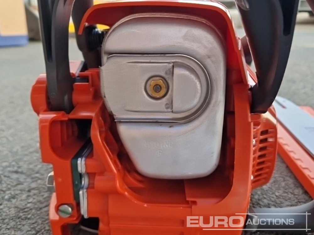 معدات الورشة Unused Husqvarna 120 Mark II 14" Petrol Chain Saw: صورة 13