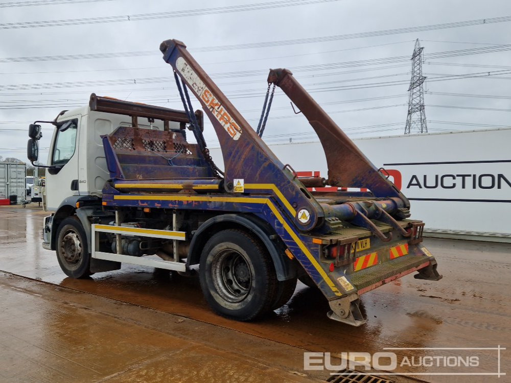 Volvo FL240 - شاحنة لودر انزلاقي: صورة 3 Volvo FL240 - شاحنة لودر انزلاقي: صورة 3