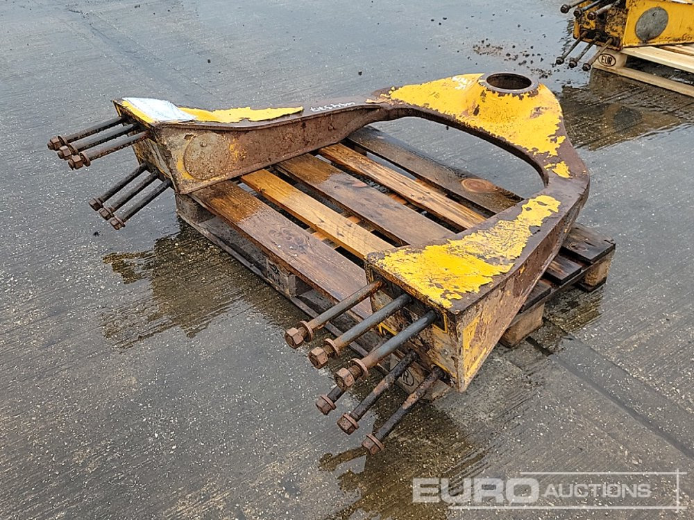 Volvo Front A Frame to suit A25F/A30F - قطع الغيار: صورة 1 Volvo Front A Frame to suit A25F/A30F - قطع الغيار: صورة 1