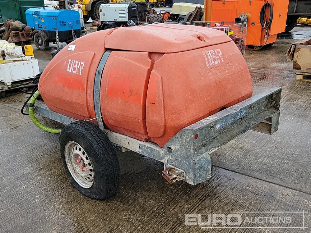 Western Single Axle Plastic Water Bowser, Yanmar Pressure Washer - ماكينة غسيل ضغط عالي: صورة 3 Western Single Axle Plastic Water Bowser, Yanmar Pressure Washer - ماكينة غسيل ضغط عالي: صورة 3