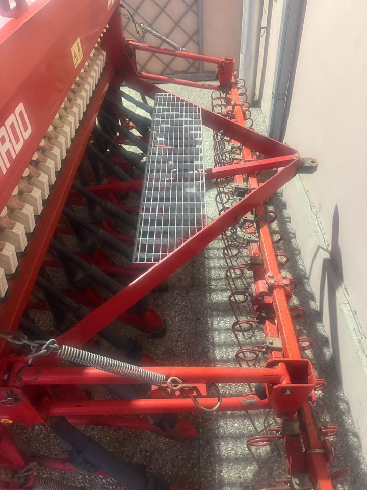 Seminatrice usata Gaspardo M250 - آلة البذر: صورة 3 Seminatrice usata Gaspardo M250 - آلة البذر: صورة 3