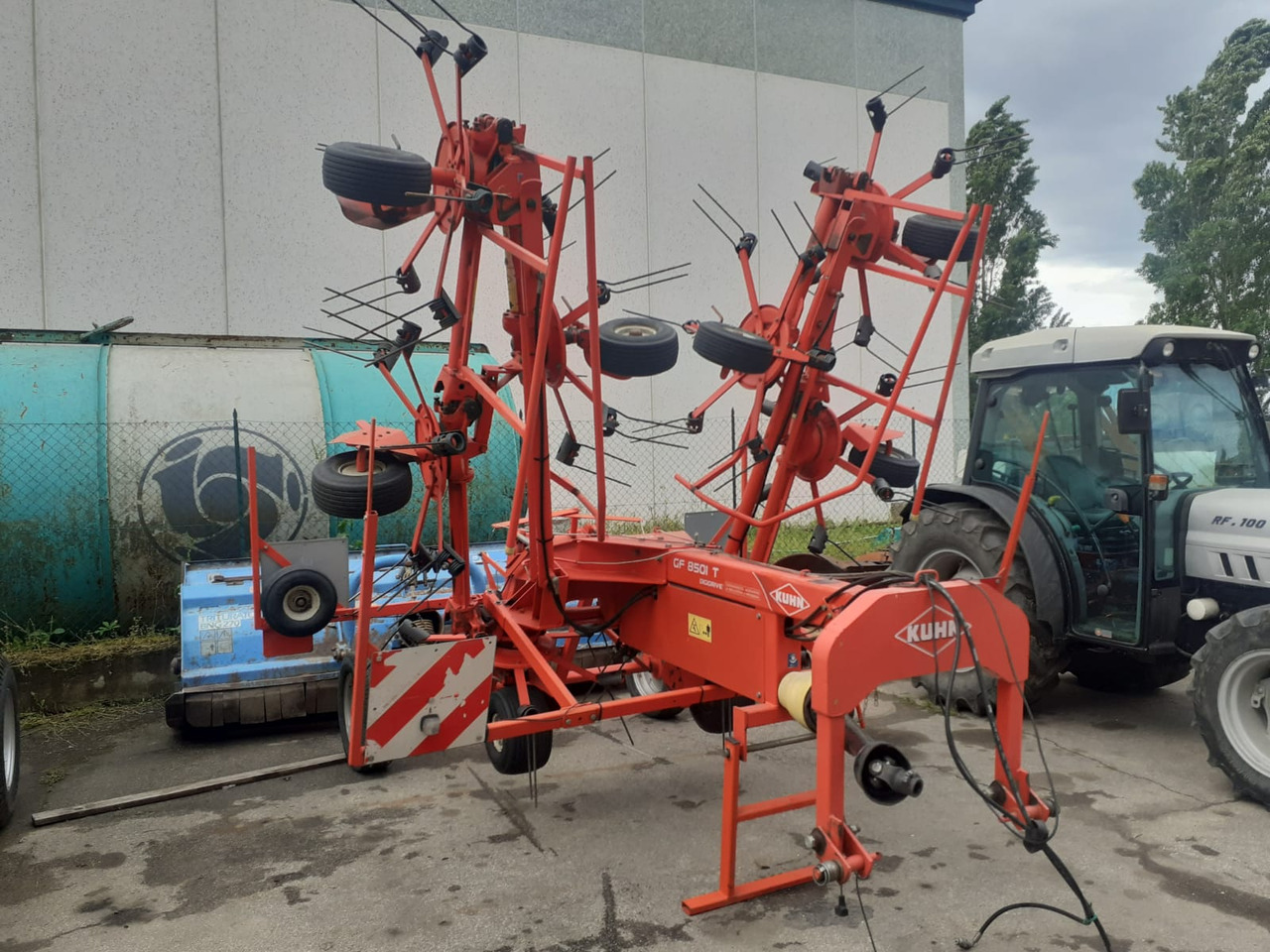 Voltafieno usato Kuhn GF 8501 T - نشارة الدريس/ شوكة جرف: صورة 1 Voltafieno usato Kuhn GF 8501 T - نشارة الدريس/ شوكة جرف: صورة 1