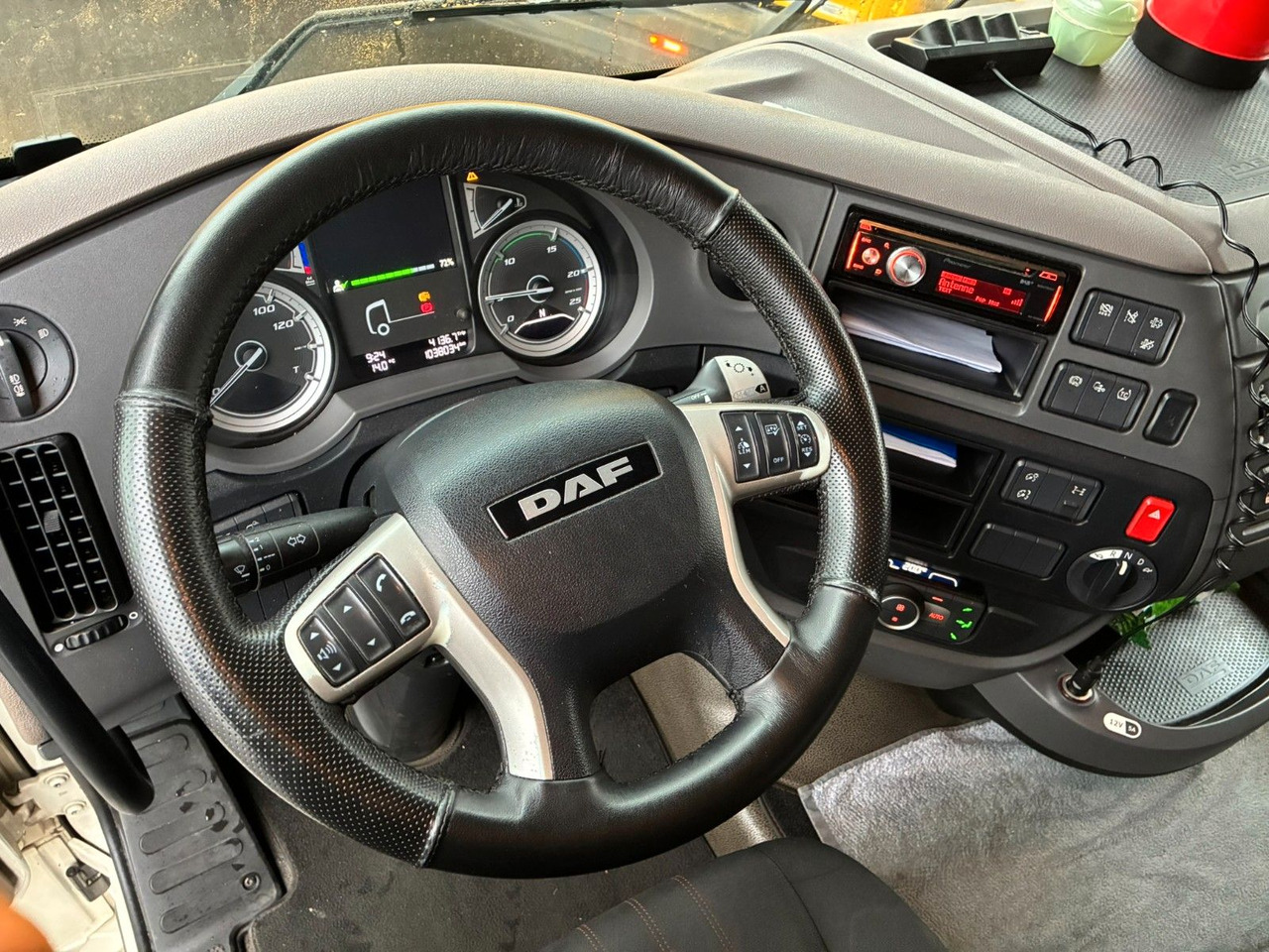 DAF XF 480/SpaceCab - رأس تريلا: صورة 2 DAF XF 480/SpaceCab - رأس تريلا: صورة 2
