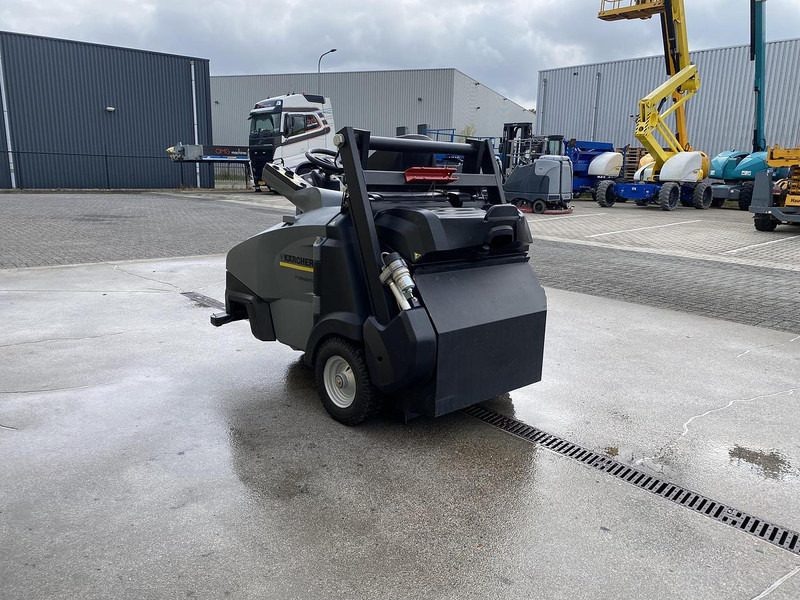 Kärcher KM 105/110 R Bp, Veegmachine, hoogkieper - سياره كنس شوارع: صورة 4 Kärcher KM 105/110 R Bp, Veegmachine, hoogkieper - سياره كنس شوارع: صورة 4