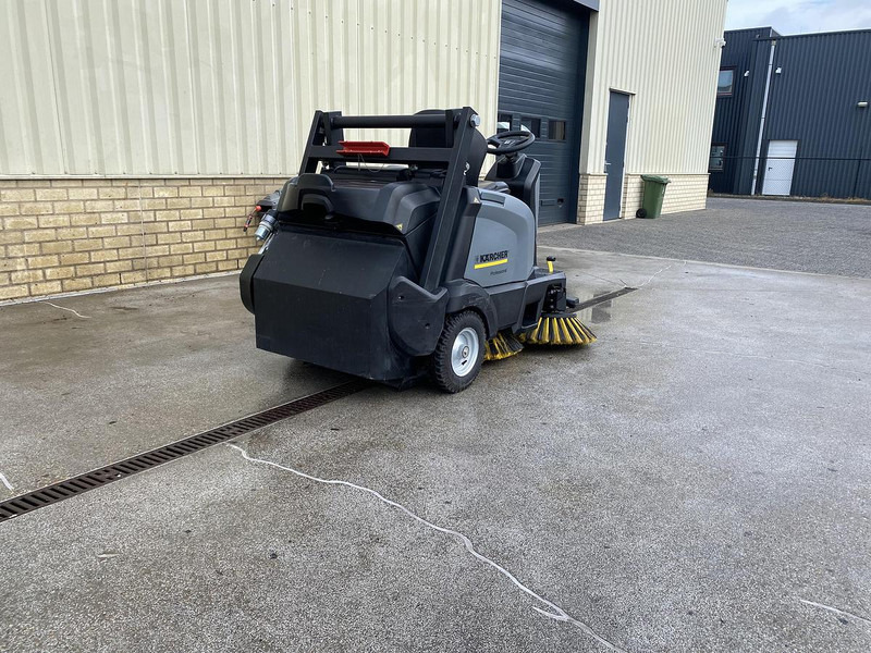 Kärcher KM 105/110 R Bp, Veegmachine, hoogkieper - سياره كنس شوارع: صورة 2 Kärcher KM 105/110 R Bp, Veegmachine, hoogkieper - سياره كنس شوارع: صورة 2