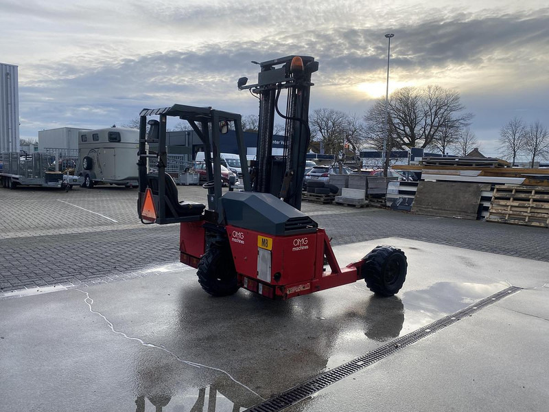 Moffett M4 25.3 / Kooiaap - رافعة شوكية مثبتة على شاحنة: صورة 5 Moffett M4 25.3 / Kooiaap - رافعة شوكية مثبتة على شاحنة: صورة 5