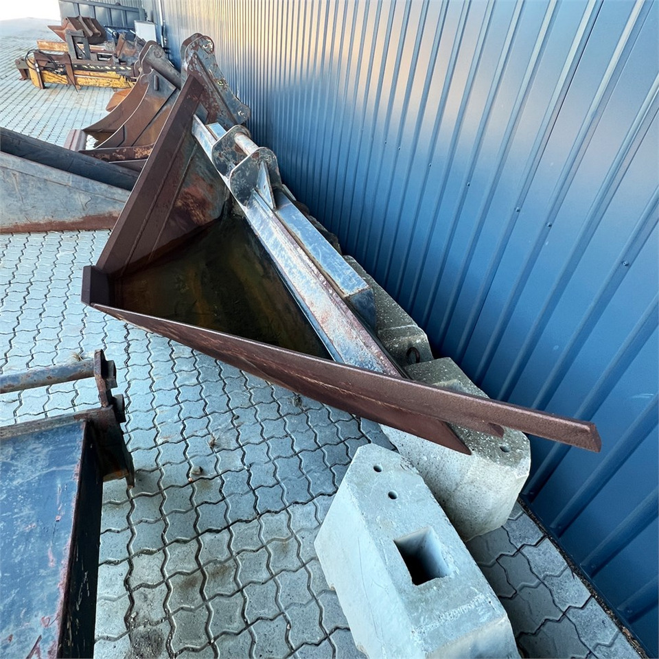 ABC Profilskovl - بكت حفار - آلات الإنشاء: صورة 3 ABC Profilskovl - بكت حفار - آلات الإنشاء: صورة 3