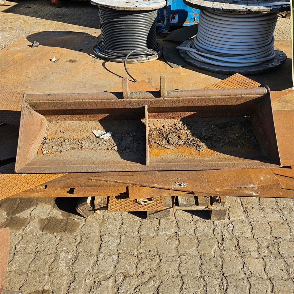 Beco Skovle - بكت حفار - آلات الإنشاء: صورة 5 Beco Skovle - بكت حفار - آلات الإنشاء: صورة 5