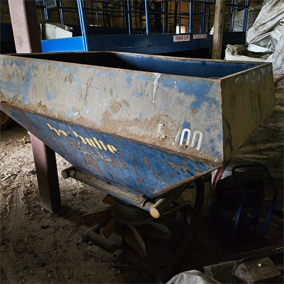 Bogballe B-700 - معدات التسميد: صورة 2 Bogballe B-700 - معدات التسميد: صورة 2
