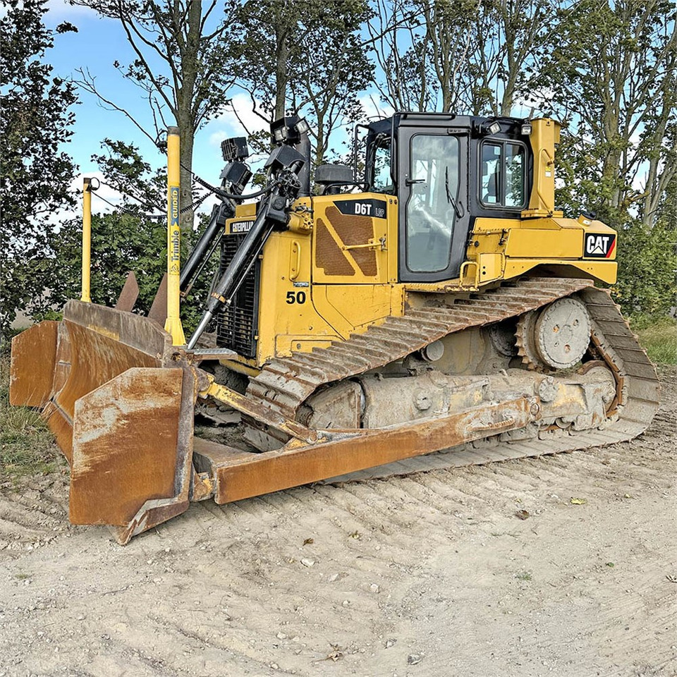 Caterpillar D6T LGP - بلدوزر: صورة 1 Caterpillar D6T LGP - بلدوزر: صورة 1