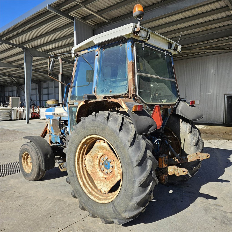 Ford 6810 - جرار: صورة 3 Ford 6810 - جرار: صورة 3
