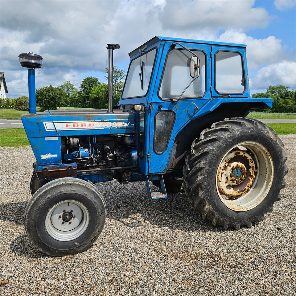 Ford 7000 - جرار: صورة 1 Ford 7000 - جرار: صورة 1