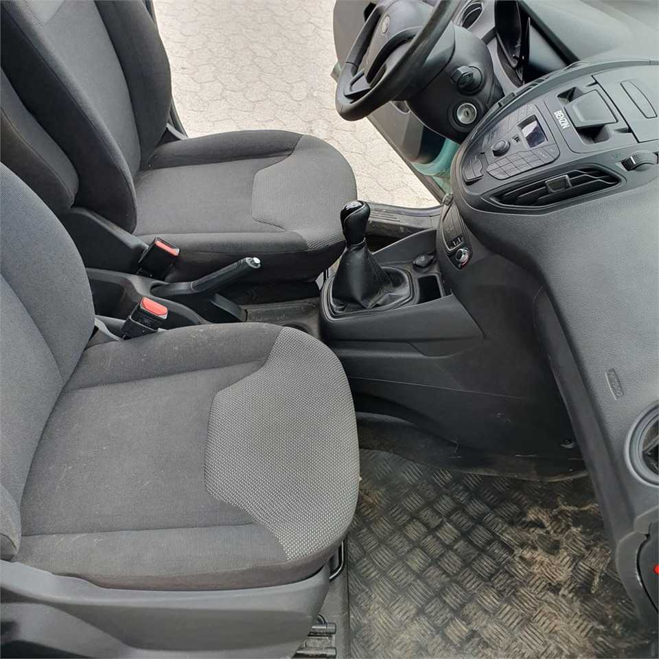 فان المدمجة Ford Transit Courier: صورة 8