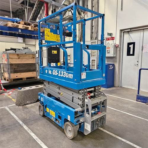 Genie GS1330m - مرفاع مقصي: صورة 5 Genie GS1330m - مرفاع مقصي: صورة 5