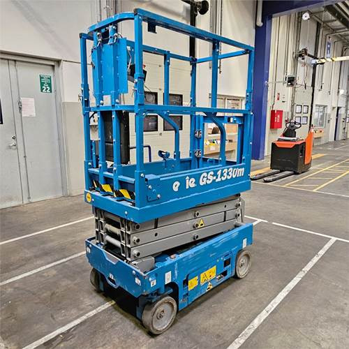 Genie GS1330m - مرفاع مقصي: صورة 2 Genie GS1330m - مرفاع مقصي: صورة 2