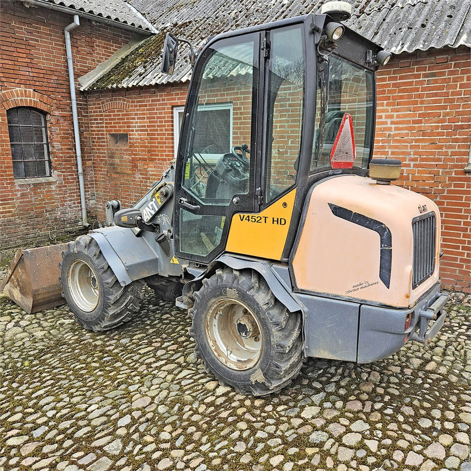 Giant V452T HD - اللودر بعجل: صورة 3 Giant V452T HD - اللودر بعجل: صورة 3