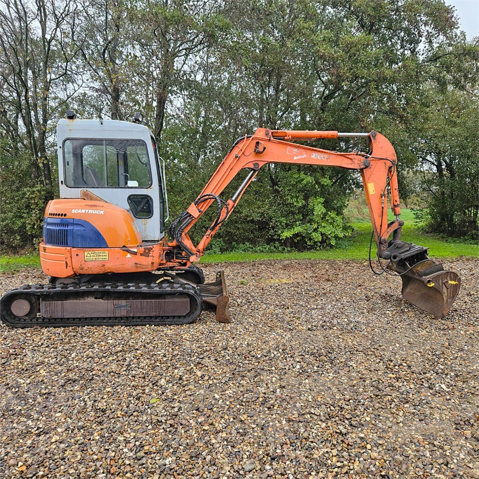 Hitachi FH50 U - حفار صغير: صورة 1 Hitachi FH50 U - حفار صغير: صورة 1