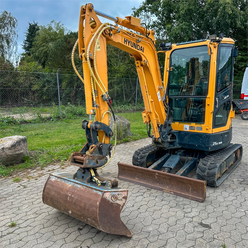 Hyundai Robex 25Z-9AK - حفار صغير: صورة 3 Hyundai Robex 25Z-9AK - حفار صغير: صورة 3