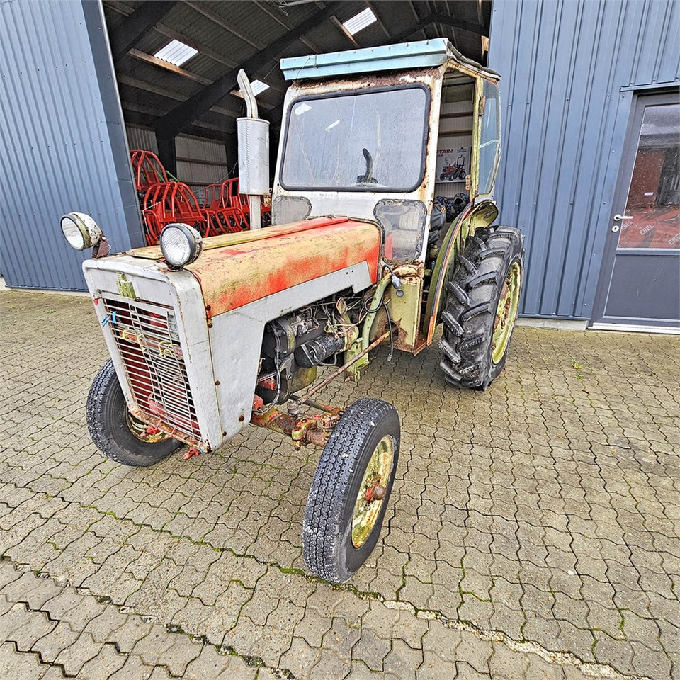 IH 276 - جرار: صورة 2 IH 276 - جرار: صورة 2