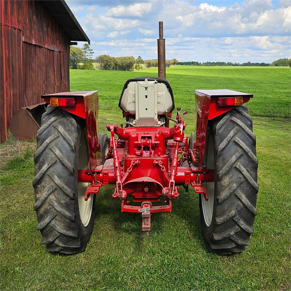 IH 444 - جرار: صورة 5 IH 444 - جرار: صورة 5