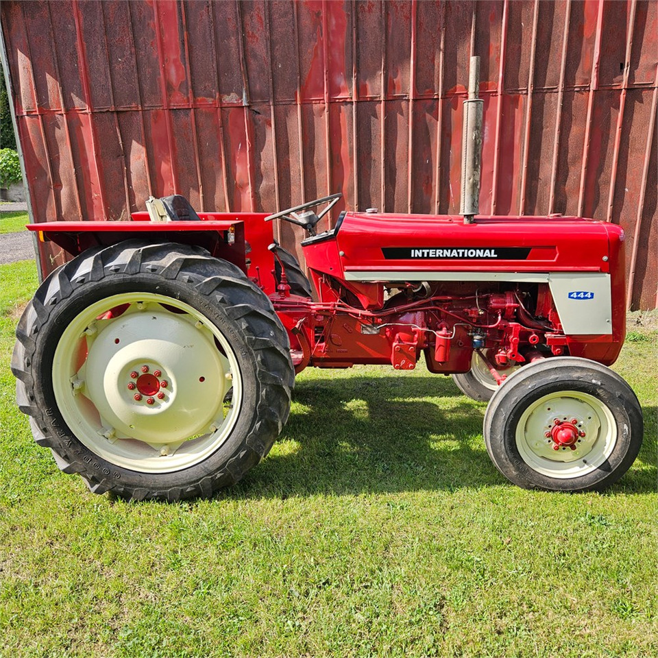 IH 444 - جرار: صورة 3 IH 444 - جرار: صورة 3