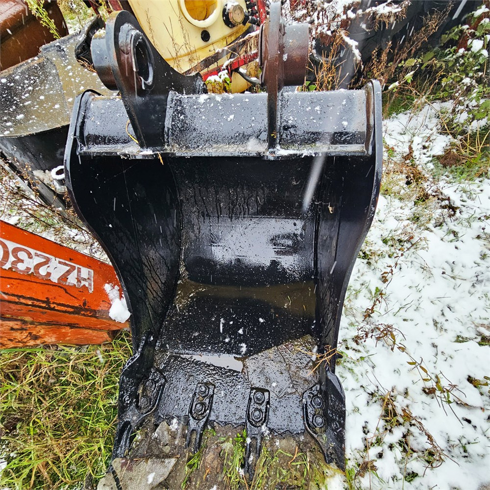 JCB 40 cm - بكت حفار - آلات الإنشاء: صورة 2 JCB 40 cm - بكت حفار - آلات الإنشاء: صورة 2