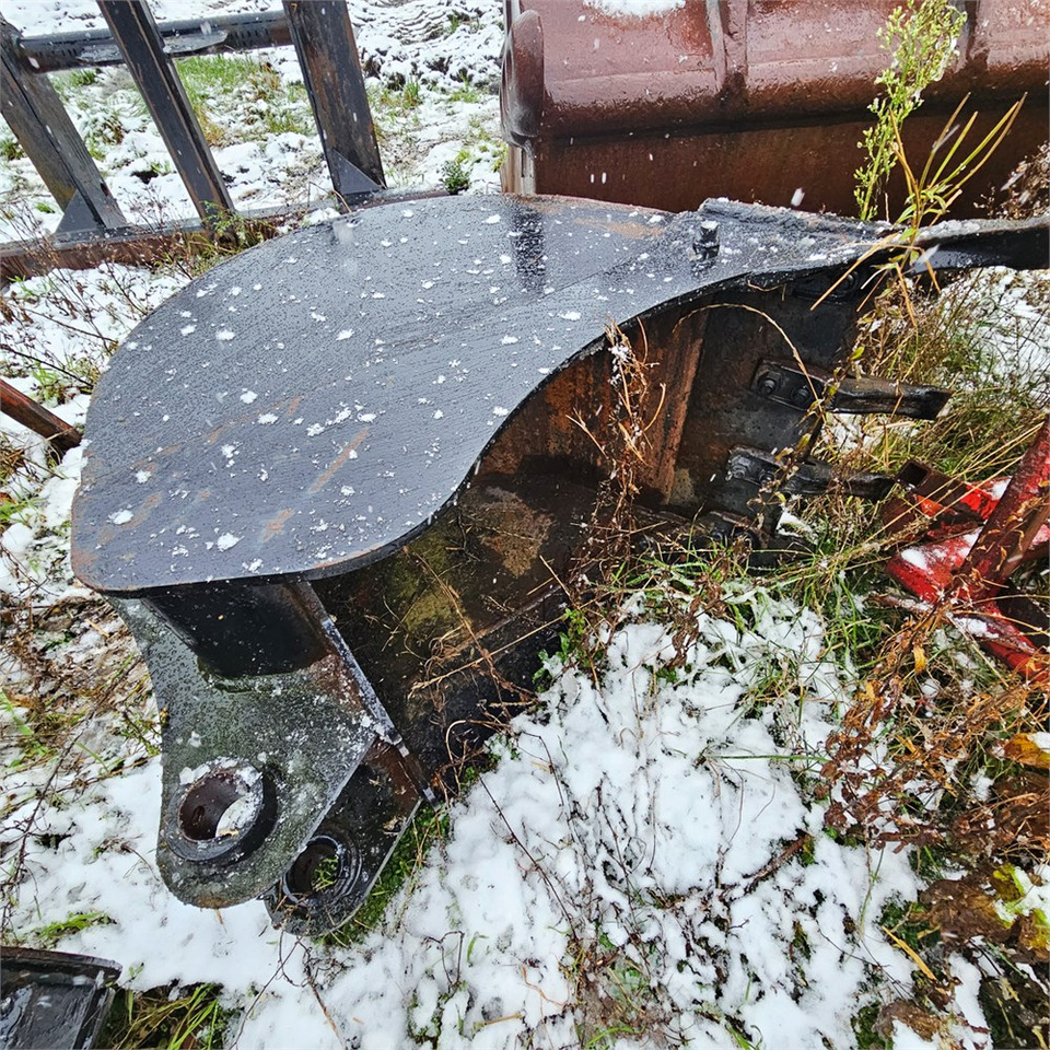 JCB 40 cm - بكت حفار - آلات الإنشاء: صورة 1 JCB 40 cm - بكت حفار - آلات الإنشاء: صورة 1