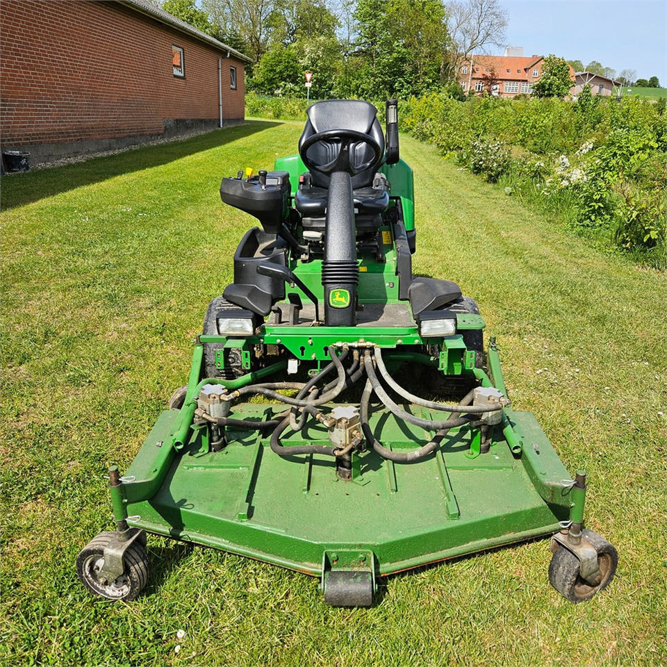 John Deere 2500B PrecisionCut - جزازة عشب الحدائق: صورة 2 John Deere 2500B PrecisionCut - جزازة عشب الحدائق: صورة 2