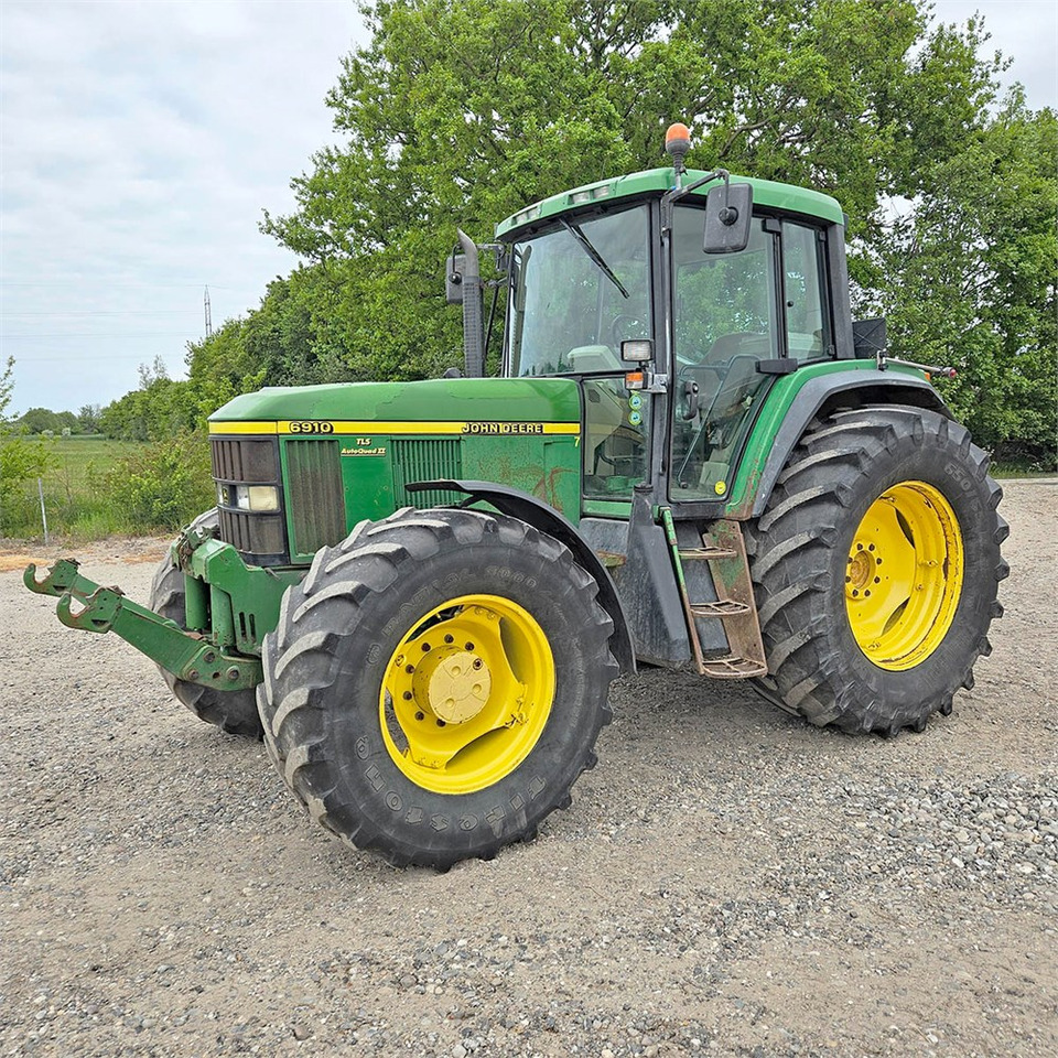 John Deere 6910 - جرار: صورة 1 John Deere 6910 - جرار: صورة 1