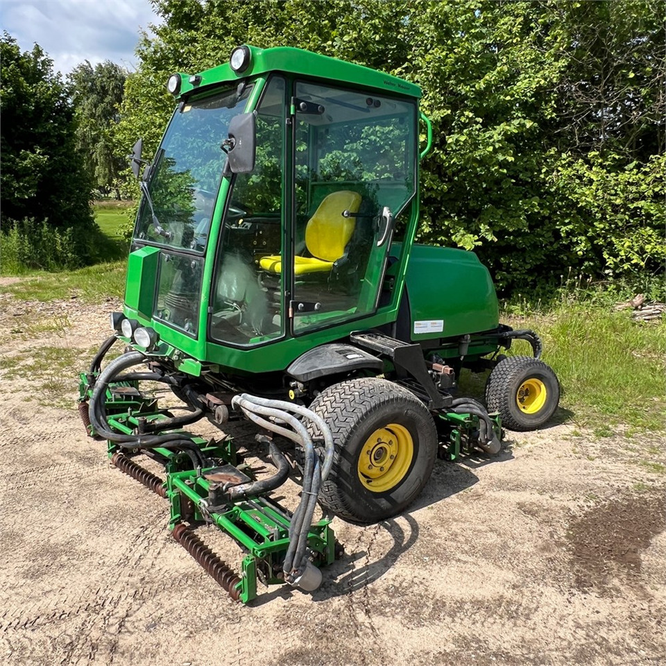 John Deere 8700 PC FM - جزازة عشب الحدائق: صورة 3 John Deere 8700 PC FM - جزازة عشب الحدائق: صورة 3