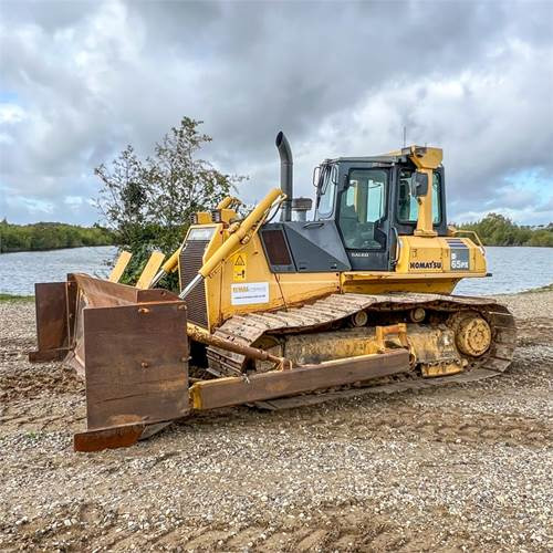 Komatsu D65 PX-15 EO - بلدوزر: صورة 5 Komatsu D65 PX-15 EO - بلدوزر: صورة 5