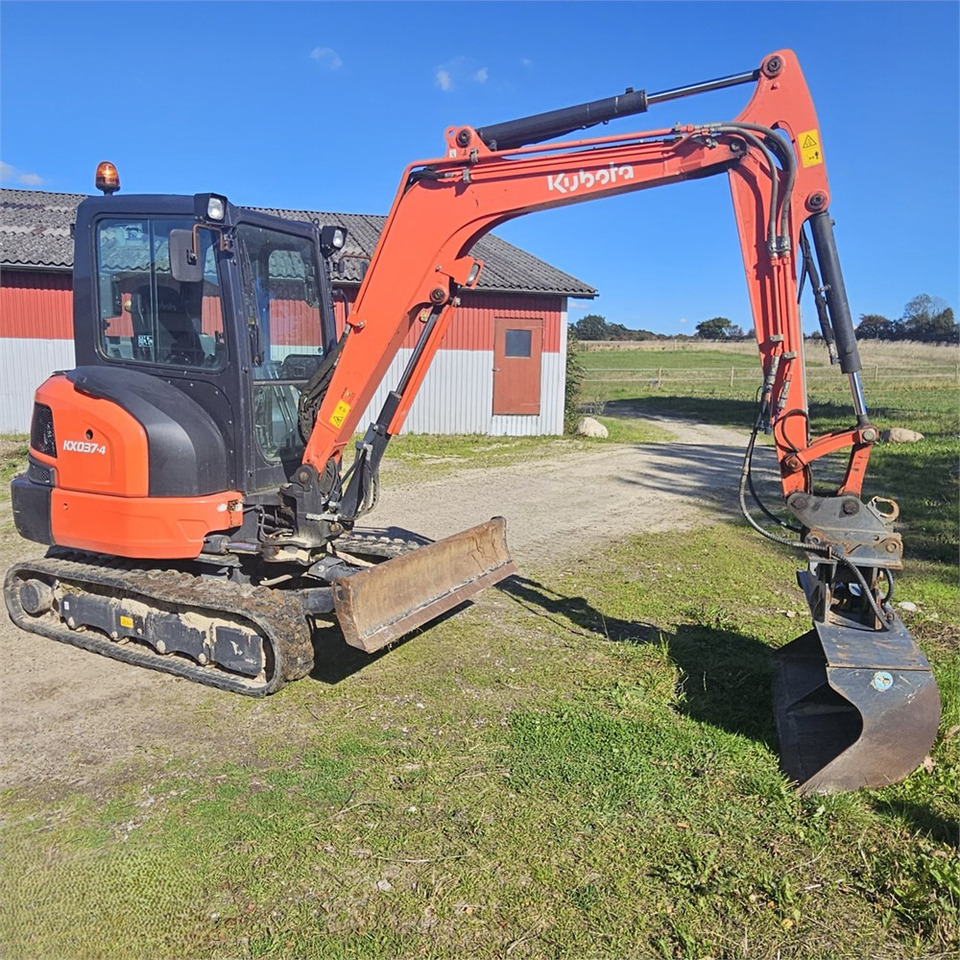 حفار صغير Kubota KX037-4: صورة 8