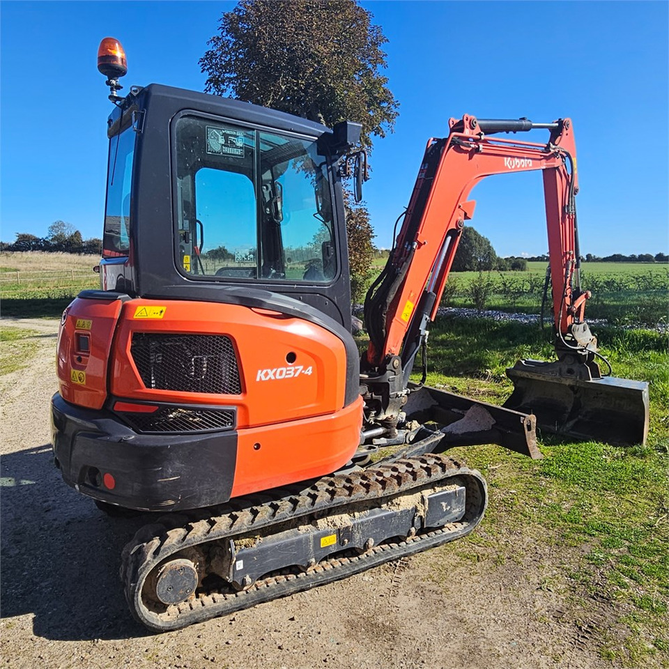 Kubota KX037-4 - حفار صغير: صورة 4 Kubota KX037-4 - حفار صغير: صورة 4