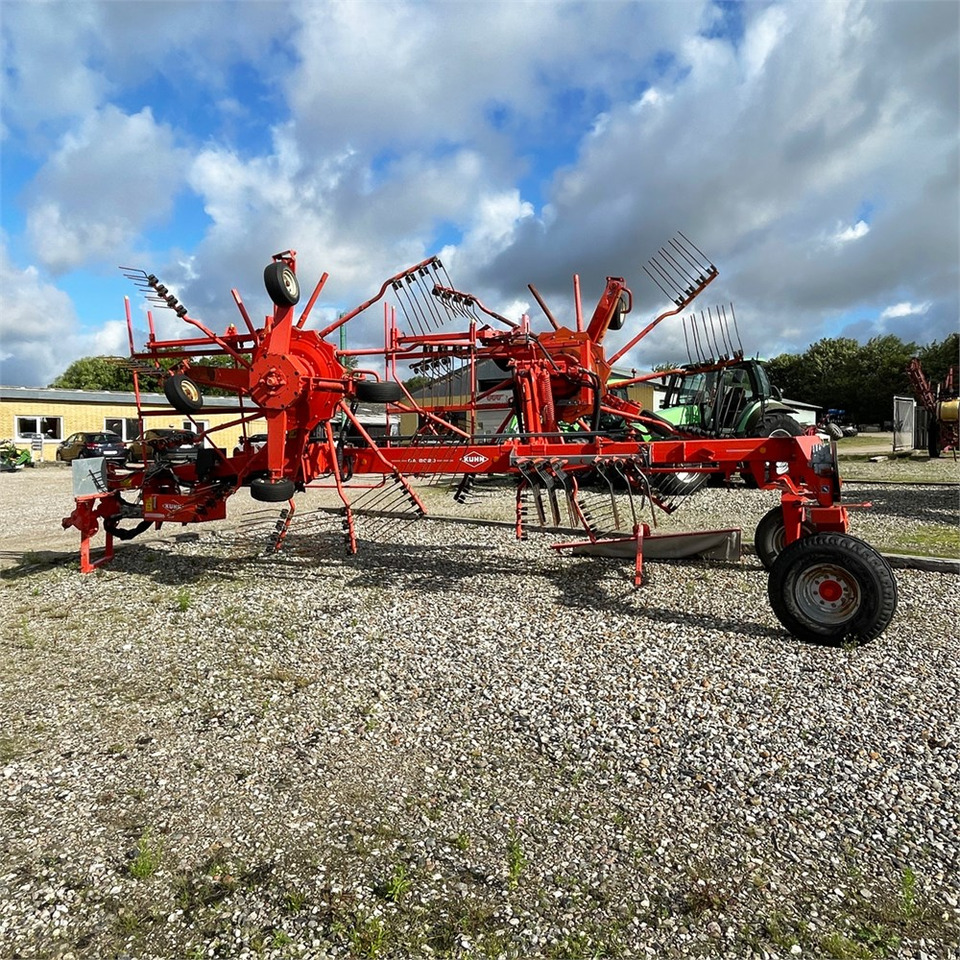Kuhn GA8020 - ماكينات نشر التبن: صورة 4 Kuhn GA8020 - ماكينات نشر التبن: صورة 4