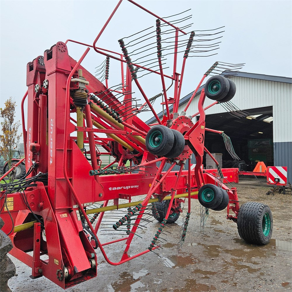 Kverneland Taarup 90150 V - ماكينات نشر التبن: صورة 4 Kverneland Taarup 90150 V - ماكينات نشر التبن: صورة 4