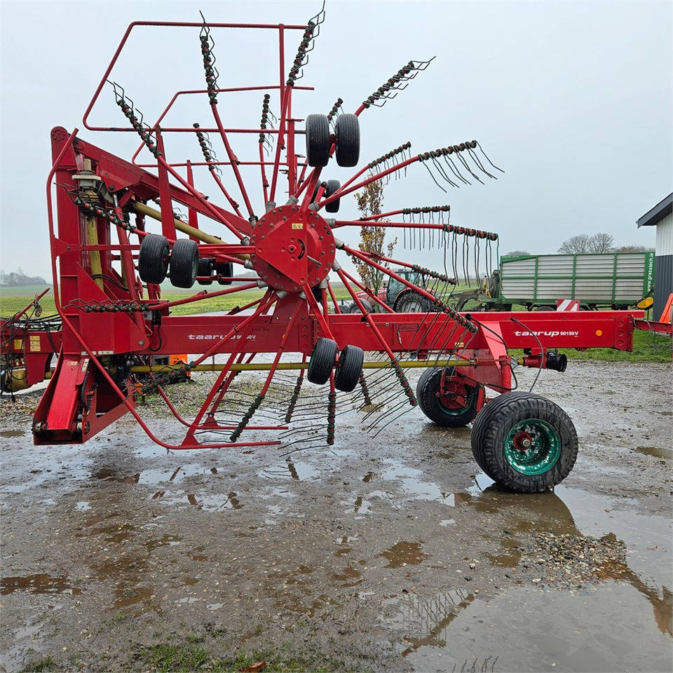 Kverneland Taarup 90150 V - ماكينات نشر التبن: صورة 3 Kverneland Taarup 90150 V - ماكينات نشر التبن: صورة 3