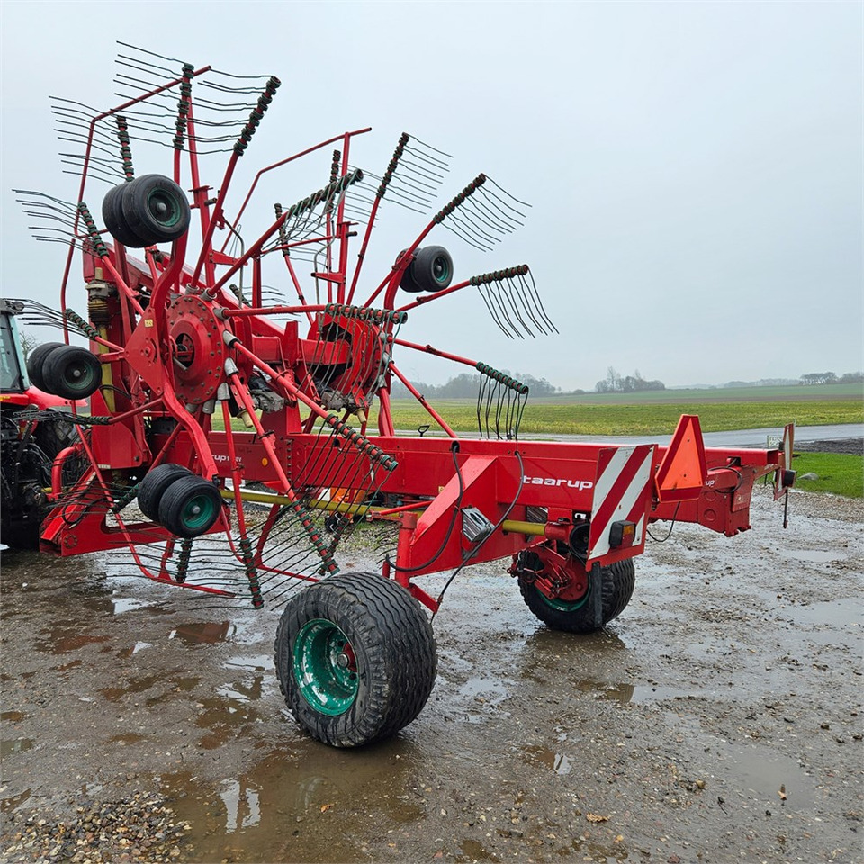 Kverneland Taarup 90150 V - ماكينات نشر التبن: صورة 2 Kverneland Taarup 90150 V - ماكينات نشر التبن: صورة 2