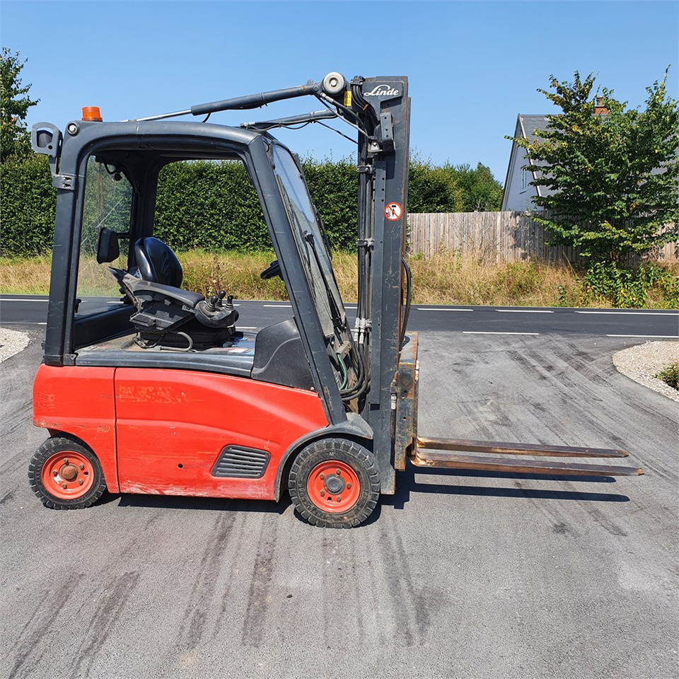 Linde H16 P-01 - رافعة شوكية: صورة 2 Linde H16 P-01 - رافعة شوكية: صورة 2