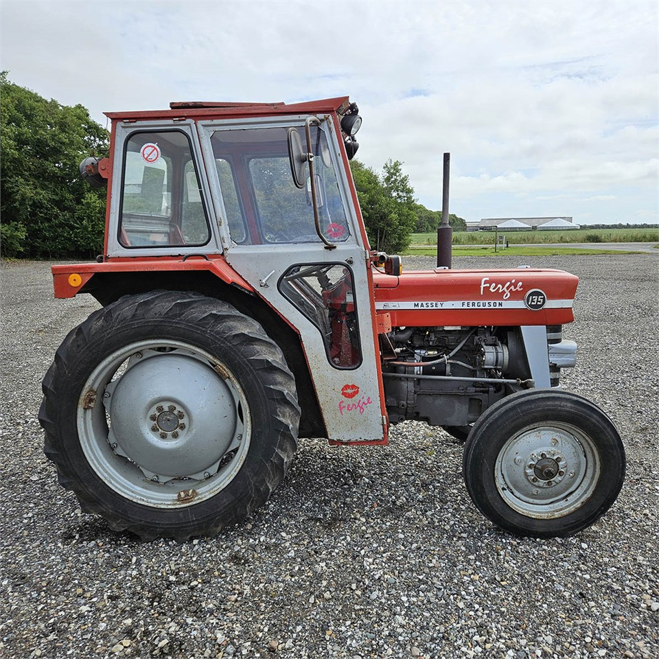 Massey Ferguson MF135 - جرار: صورة 2 Massey Ferguson MF135 - جرار: صورة 2