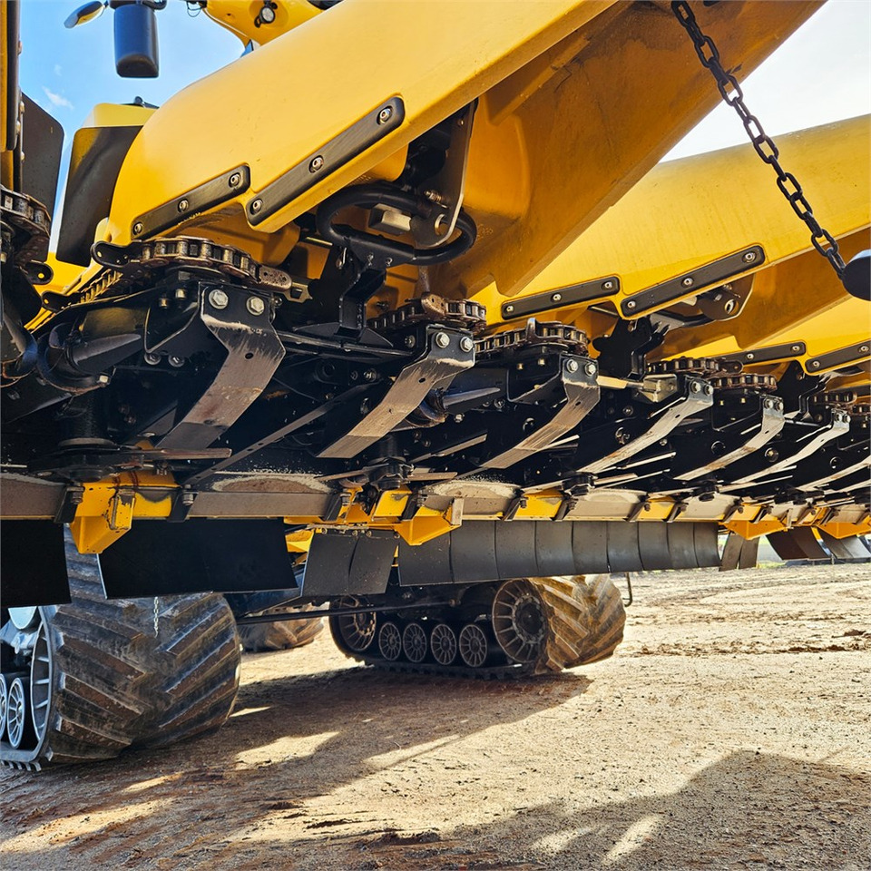 New Holland F8 - آلات الحصاد: صورة 5 New Holland F8 - آلات الحصاد: صورة 5