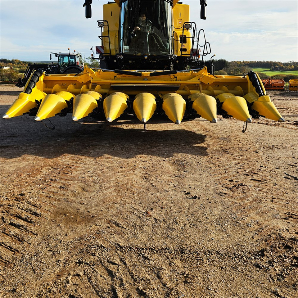 New Holland F8 - آلات الحصاد: صورة 3 New Holland F8 - آلات الحصاد: صورة 3